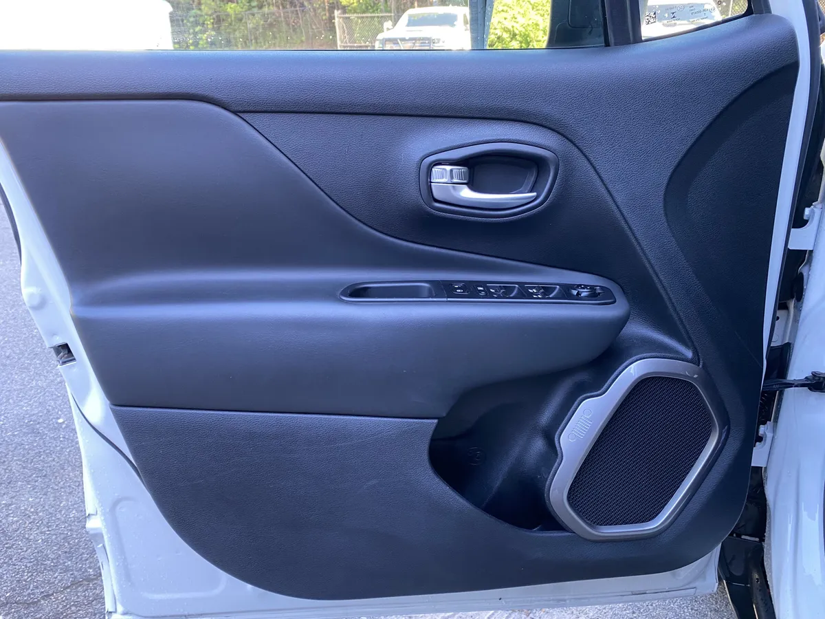 2022 Jeep Renegade Sport thumbnail 14