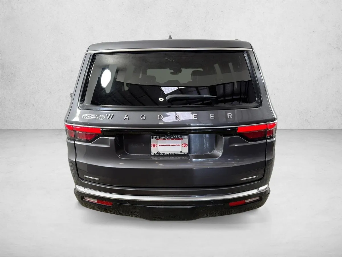 2022 Jeep Wagoneer Series II thumbnail 5