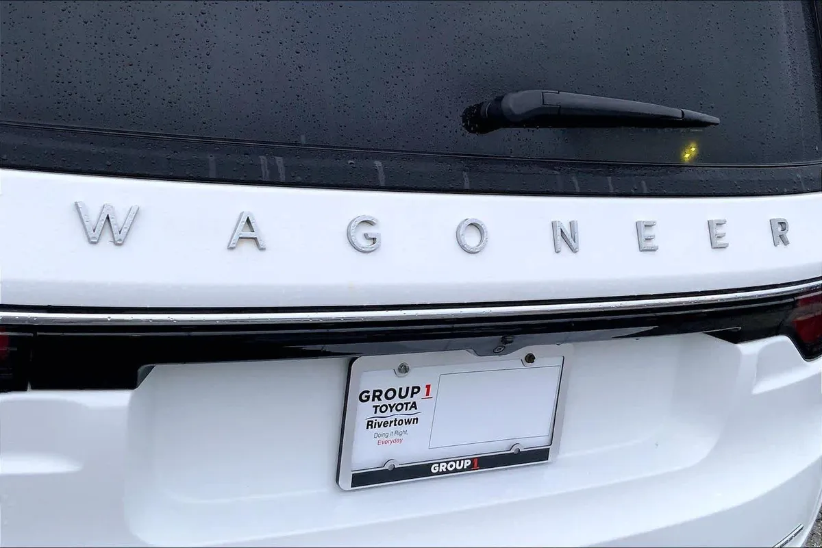 2022 Jeep Wagoneer Series III thumbnail 30