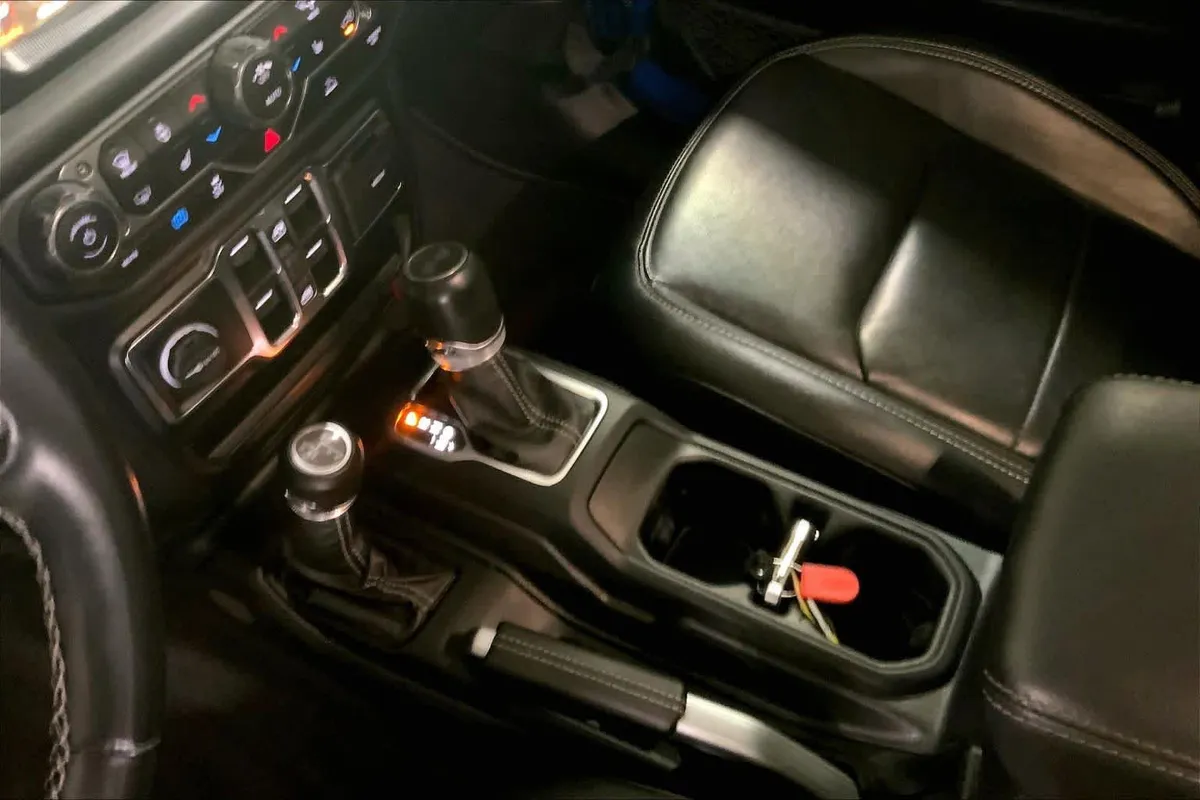 2022 Jeep Wrangler 4xe Unlimited Sahara thumbnail 16