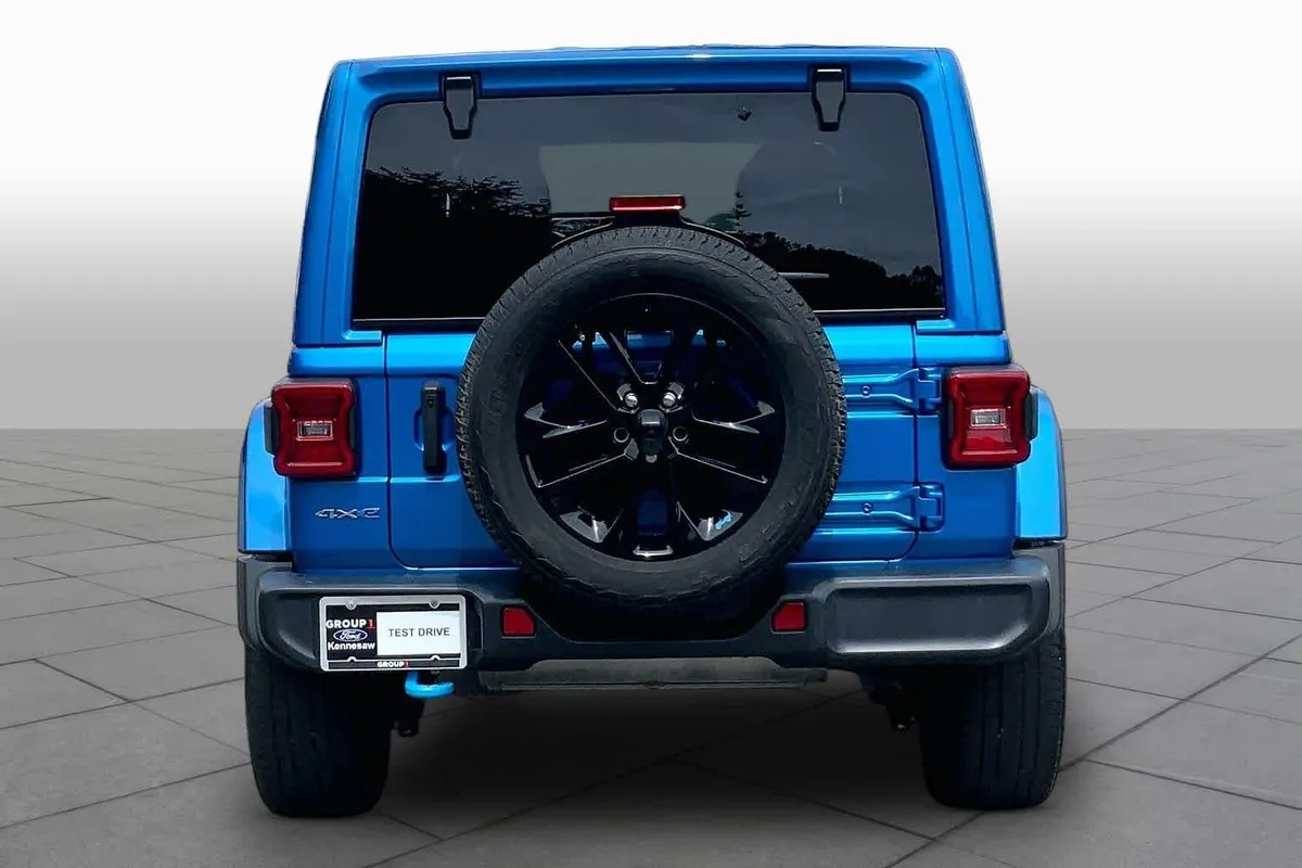 2022 Jeep Wrangler 4xe Unlimited Sahara thumbnail 5