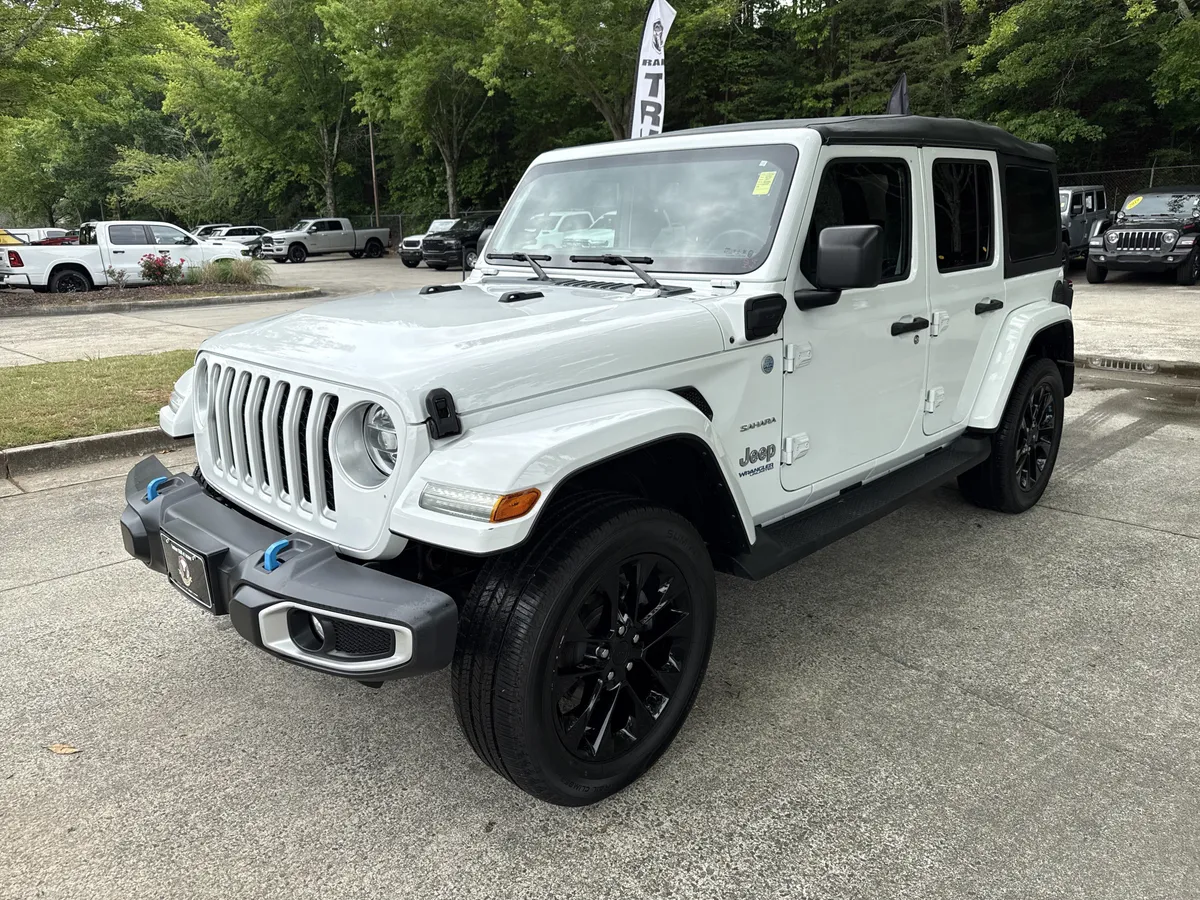2022 Jeep Wrangler 4xe Unlimited Sahara thumbnail 3