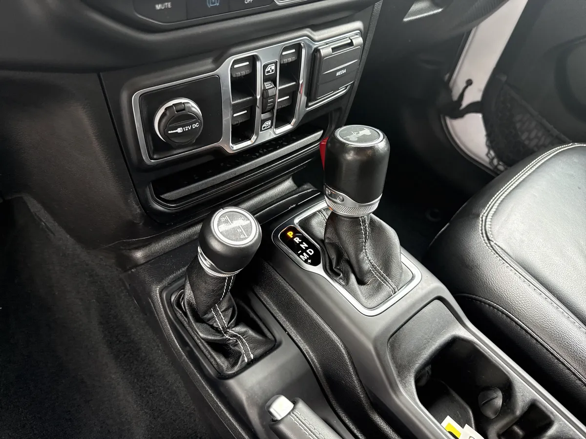 2022 Jeep Wrangler 4xe Unlimited Sahara thumbnail 31