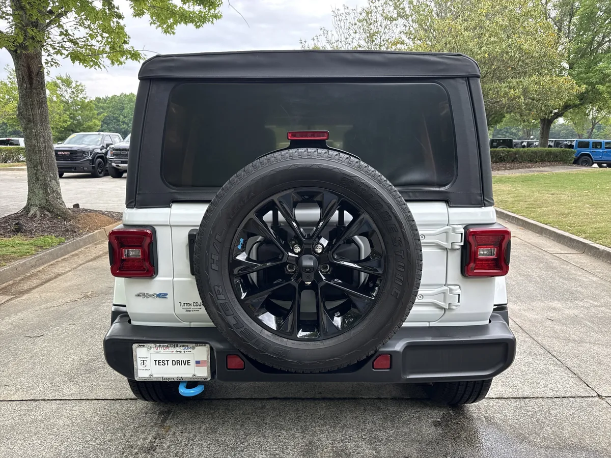 2022 Jeep Wrangler 4xe Unlimited Sahara thumbnail 6