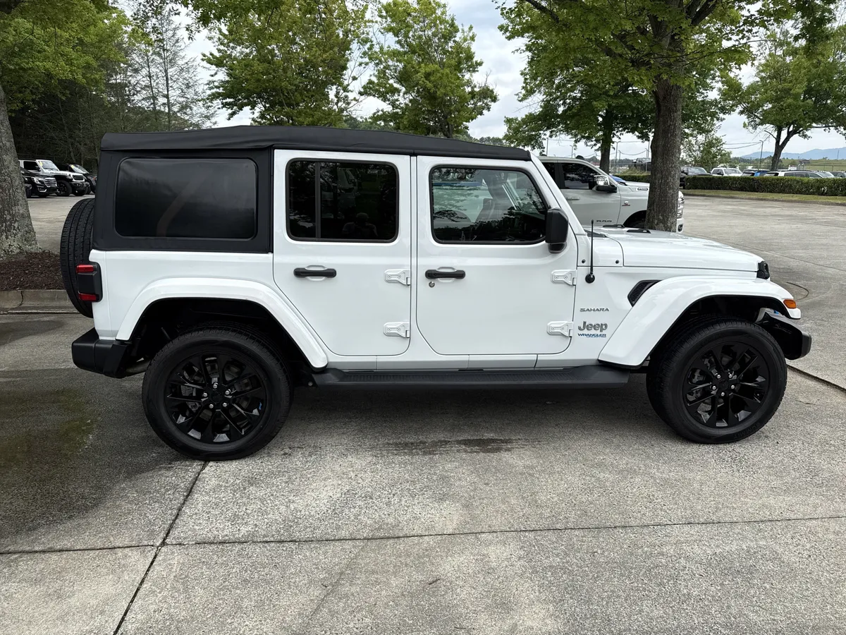 2022 Jeep Wrangler 4xe Unlimited Sahara thumbnail 8