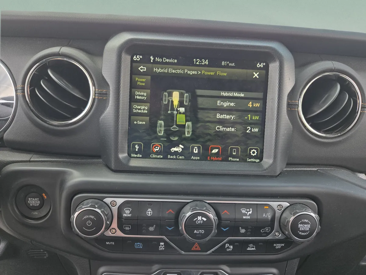 2022 Jeep Wrangler 4xe Unlimited Sahara High Altitude thumbnail 19