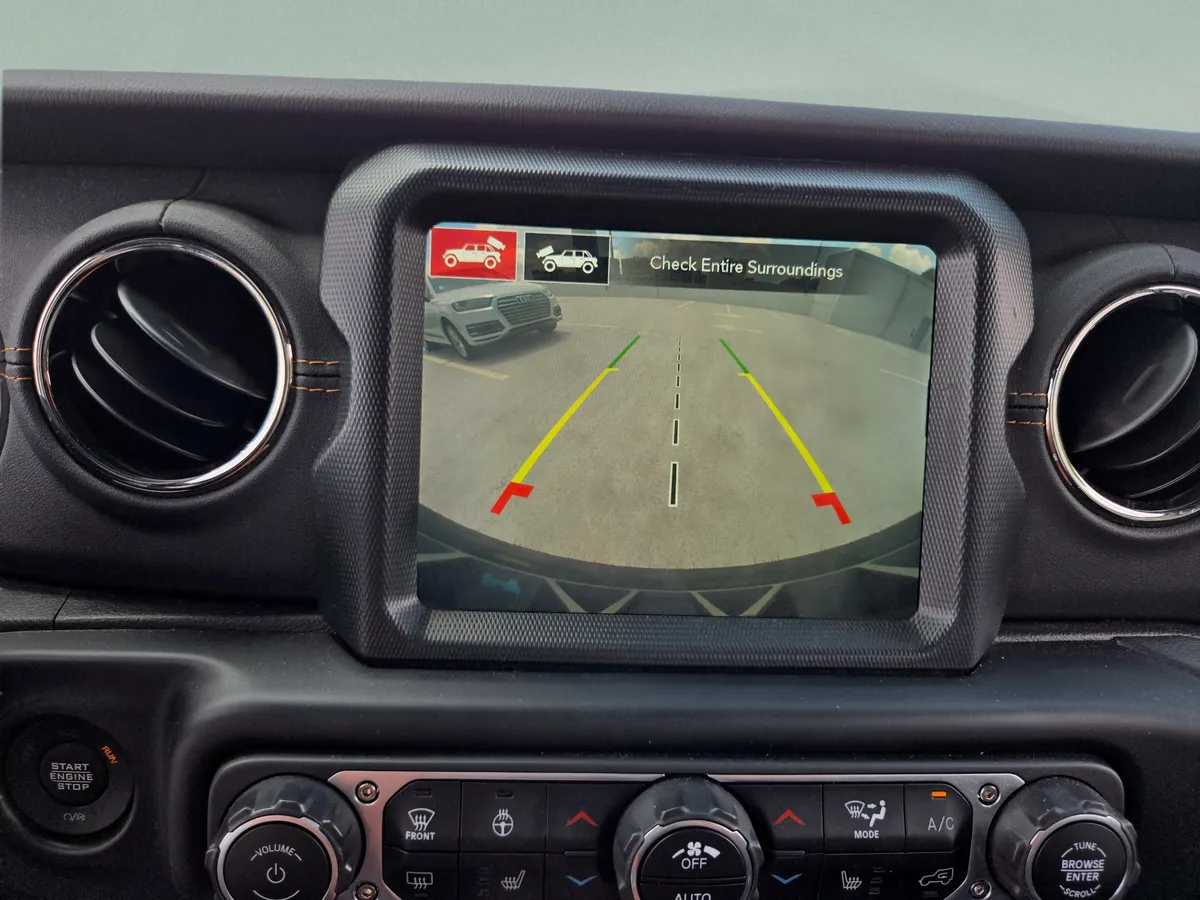 2022 Jeep Wrangler 4xe Unlimited Sahara High Altitude thumbnail 20