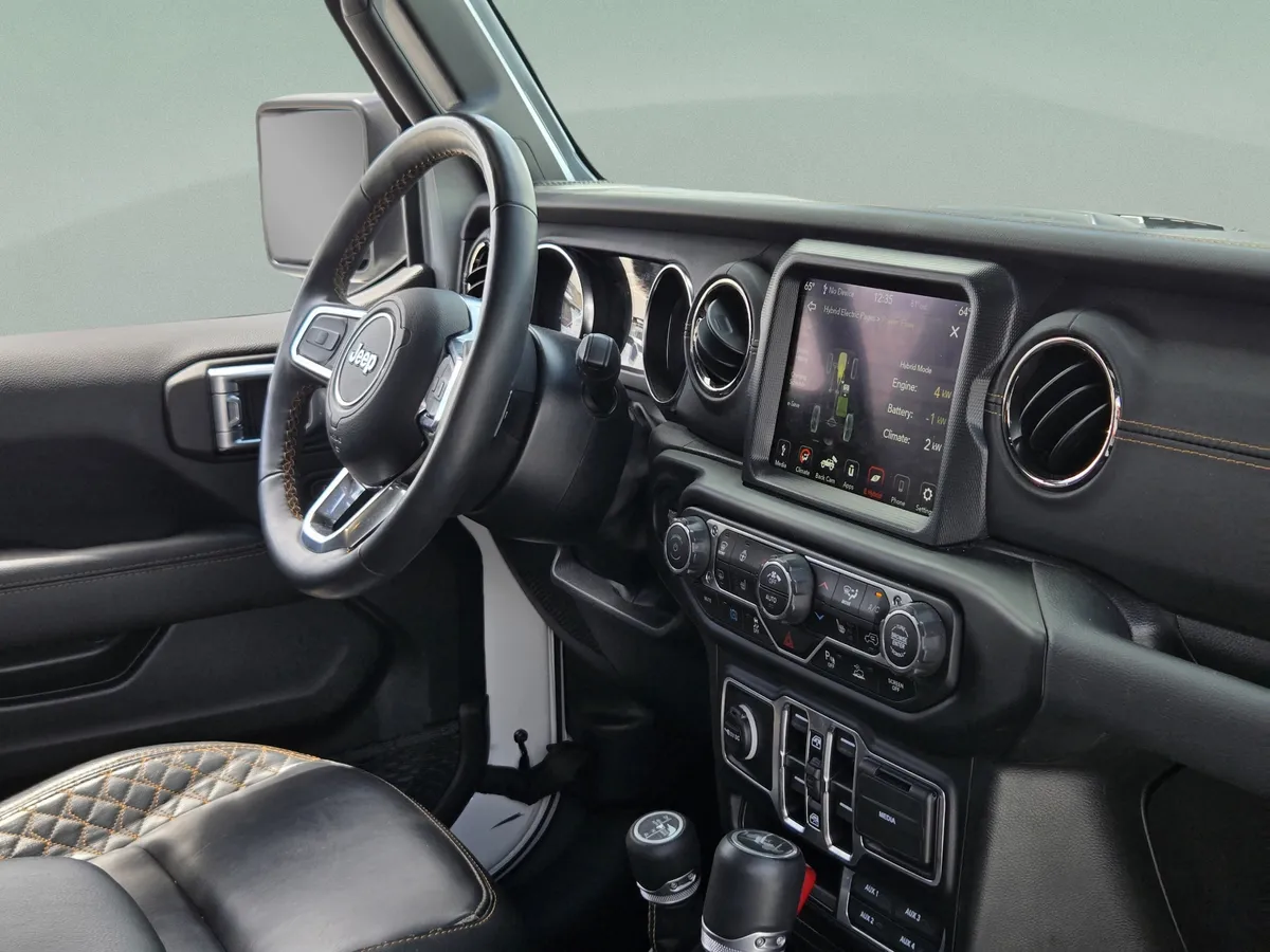 2022 Jeep Wrangler 4xe Unlimited Sahara High Altitude thumbnail 23