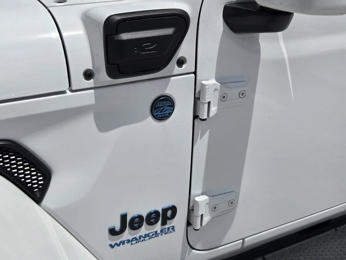 2022 Jeep Wrangler 4xe Unlimited Sahara High Altitude thumbnail 29