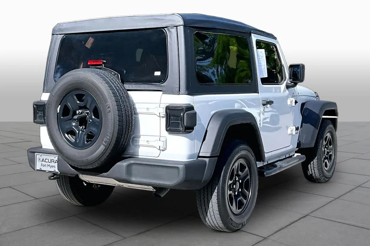 2022 Jeep Wrangler Sport thumbnail 12