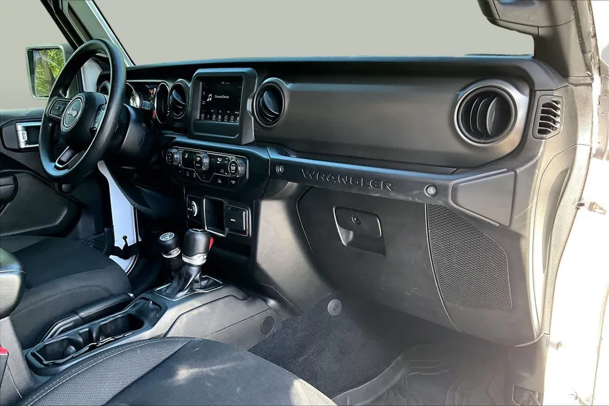 2022 Jeep Wrangler Sport thumbnail 18