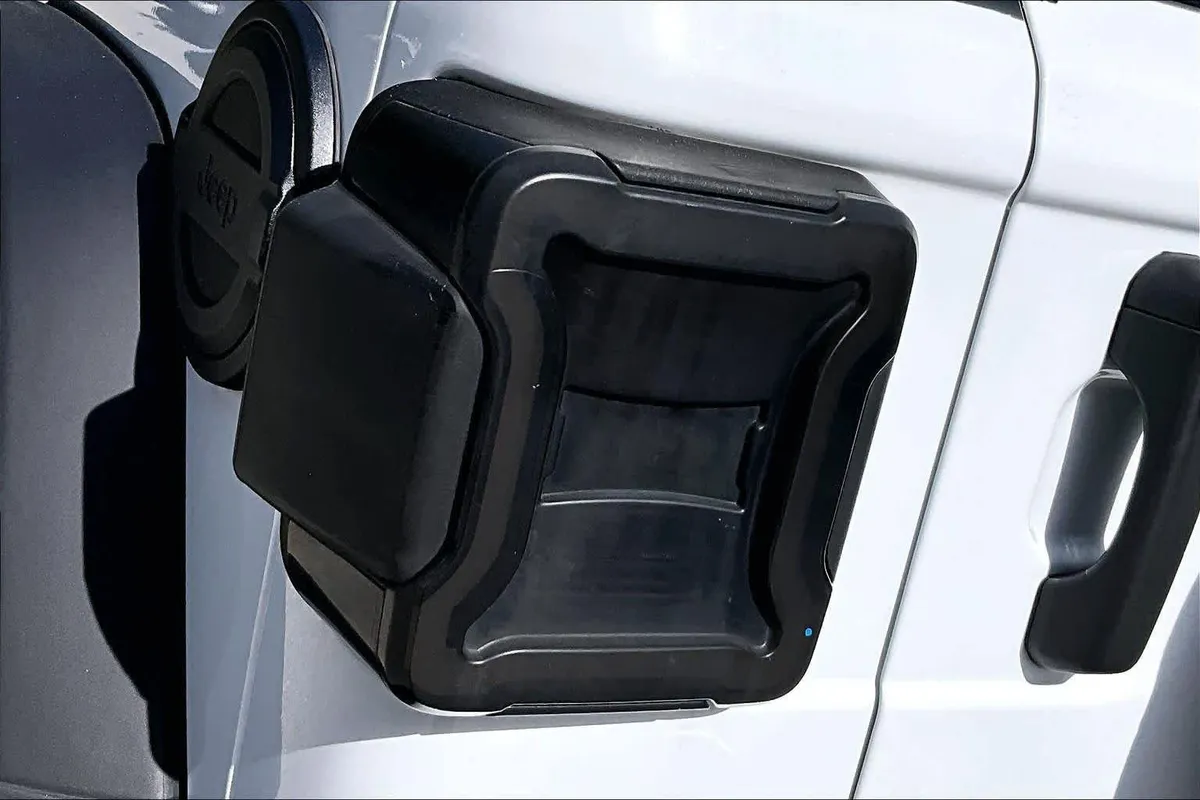 2022 Jeep Wrangler Sport thumbnail 28