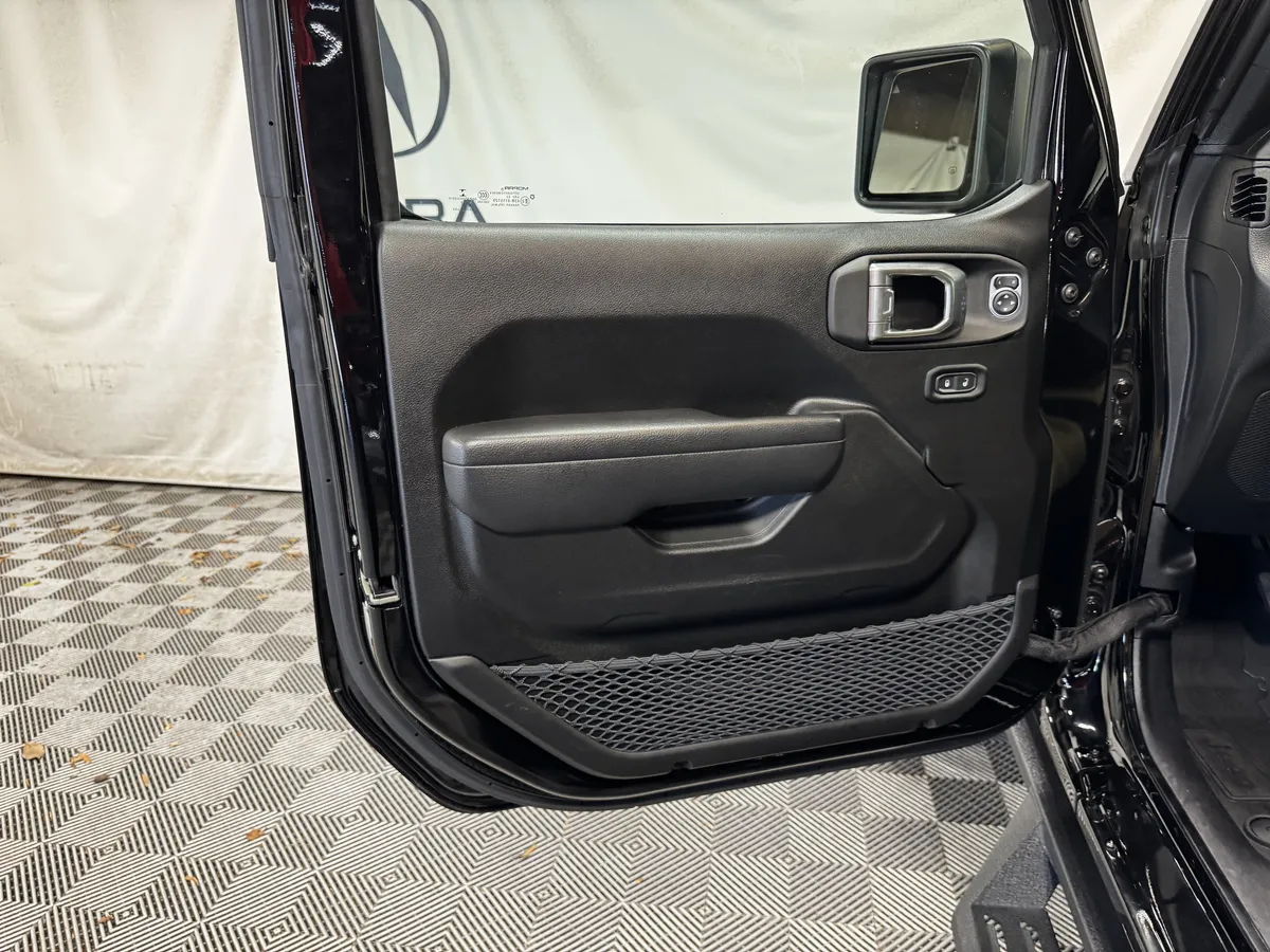 2022 Jeep Wrangler Sport S thumbnail 17