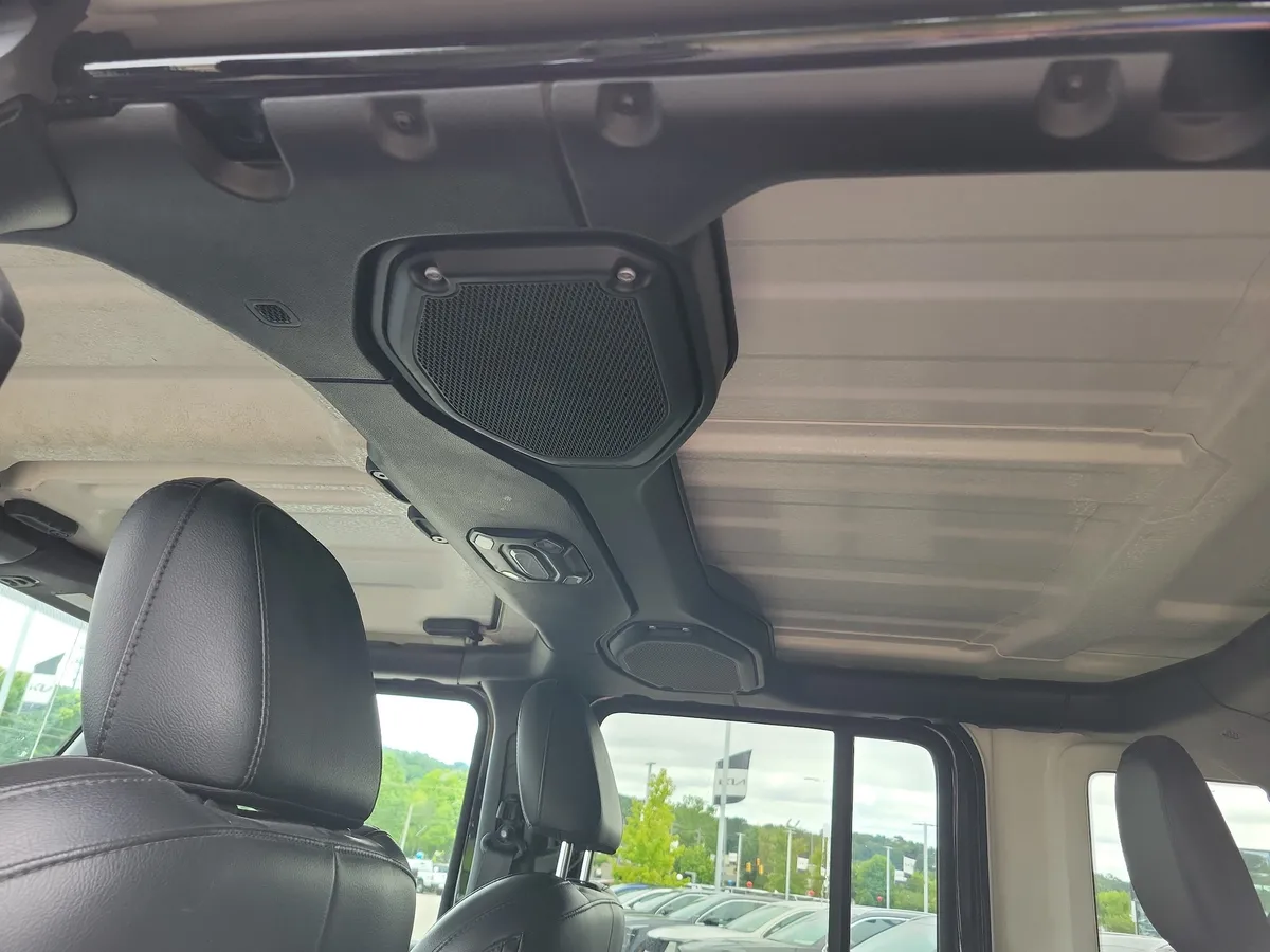 2022 Jeep Wrangler Unlimited 4xe Sahara thumbnail 16