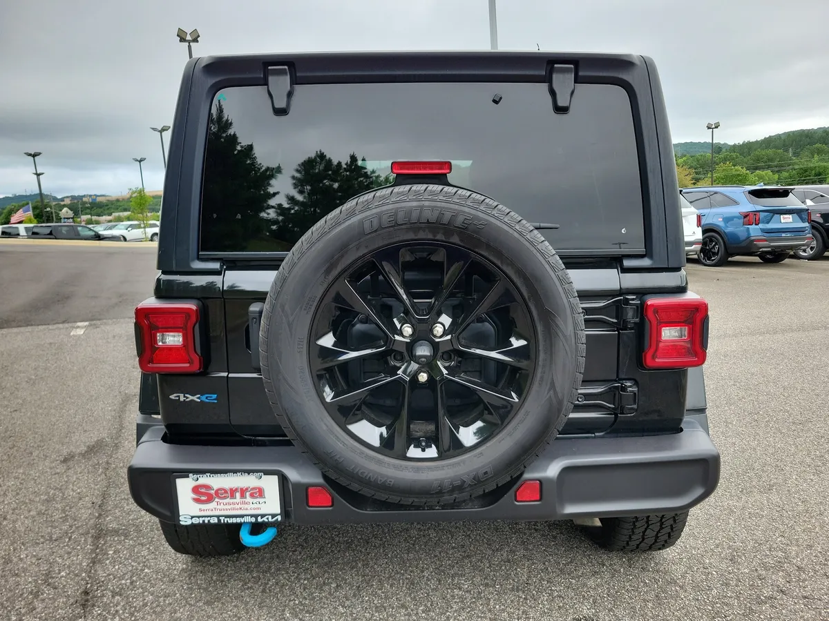 2022 Jeep Wrangler Unlimited 4xe Sahara thumbnail 4