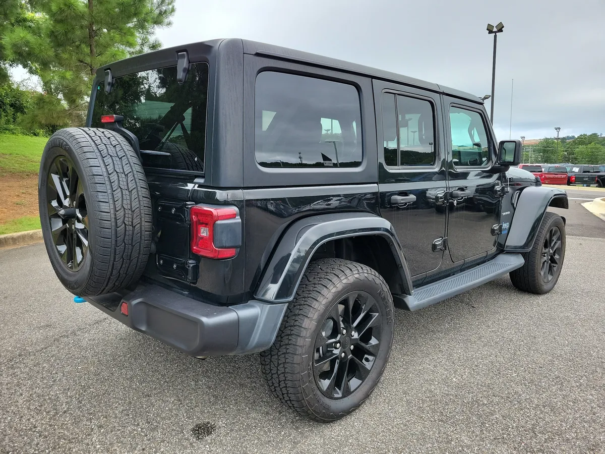 2022 Jeep Wrangler Unlimited 4xe Sahara thumbnail 5