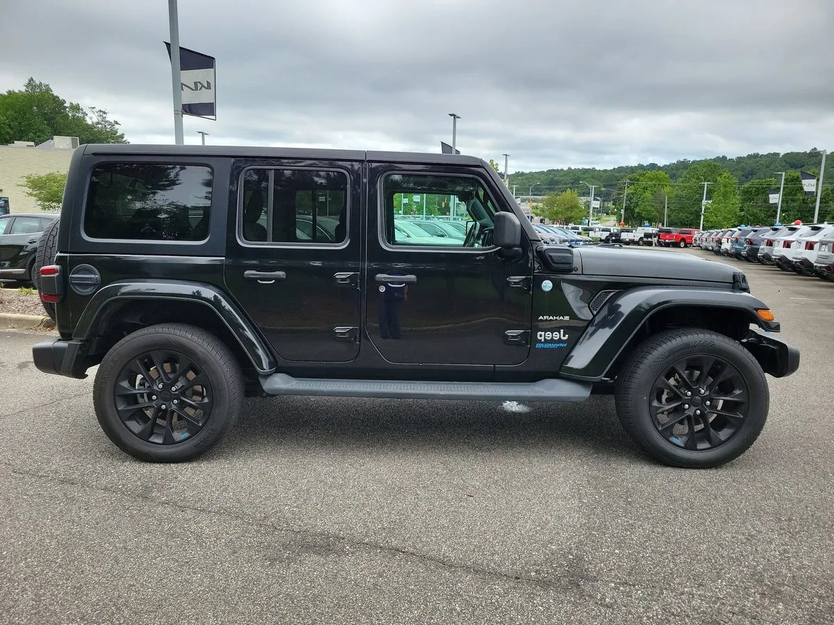 2022 Jeep Wrangler Unlimited 4xe Sahara thumbnail 6