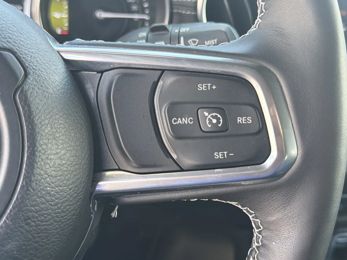 2022 Jeep Wrangler Unlimited 4xe Sahara thumbnail 11