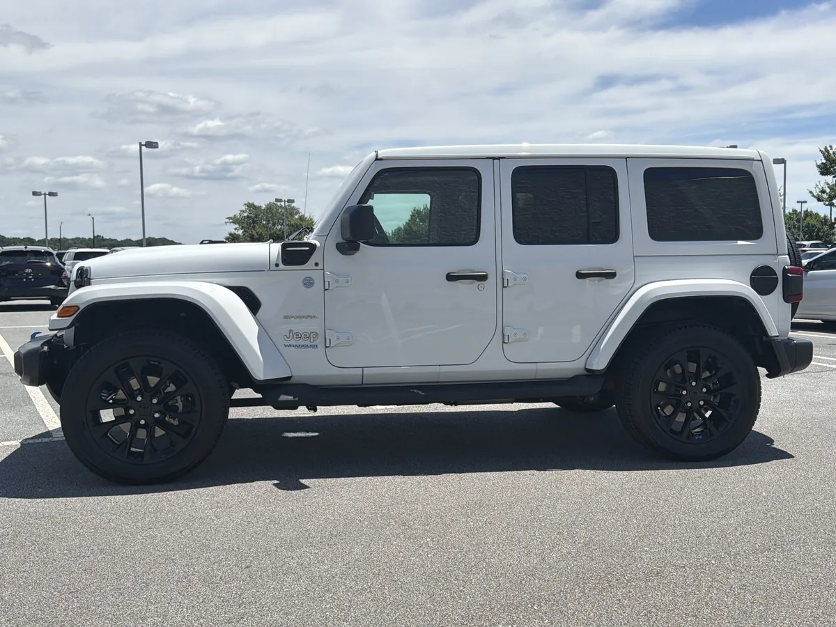 2022 Jeep Wrangler Unlimited 4xe Sahara thumbnail 24