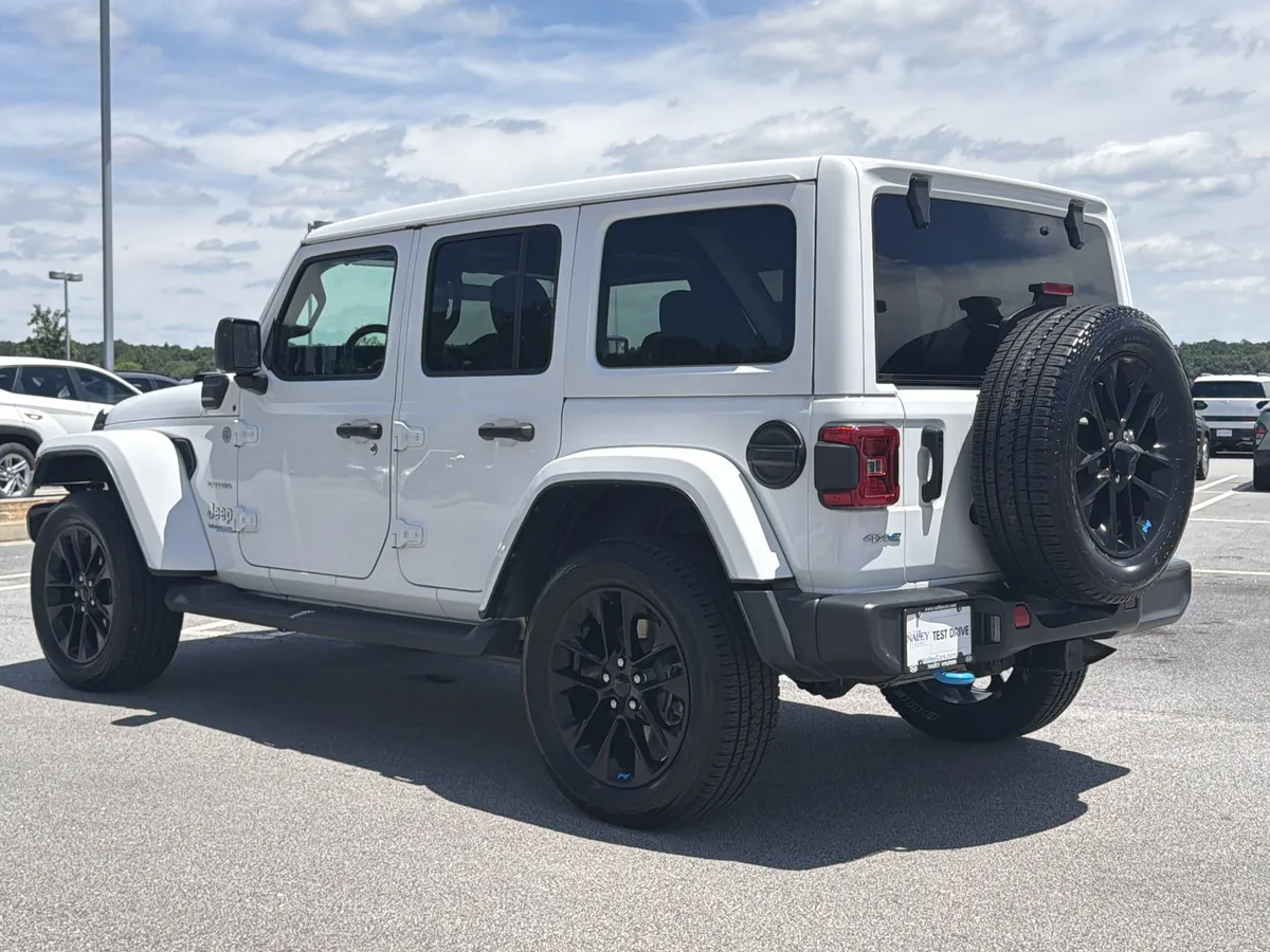 2022 Jeep Wrangler Unlimited 4xe Sahara thumbnail 25