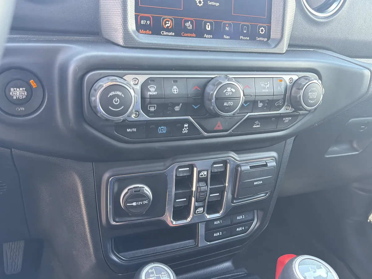 2022 Jeep Wrangler Unlimited 4xe Sahara thumbnail 9