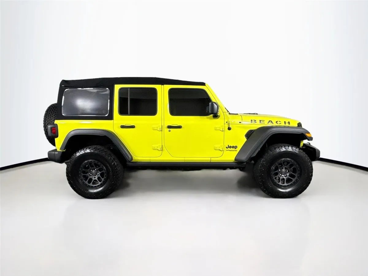 2022 Jeep Wrangler Unlimited High Tide thumbnail 10