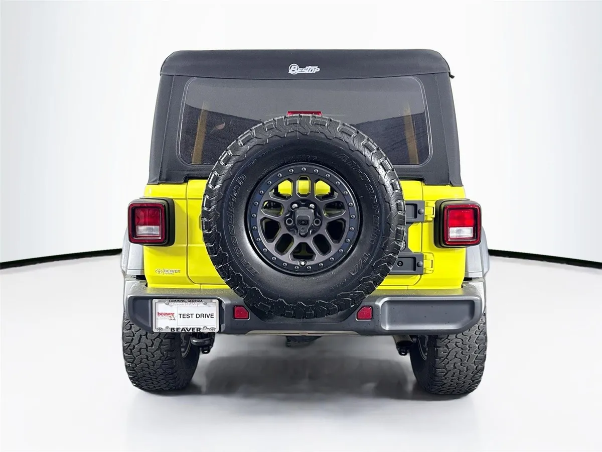 2022 Jeep Wrangler Unlimited High Tide thumbnail 11