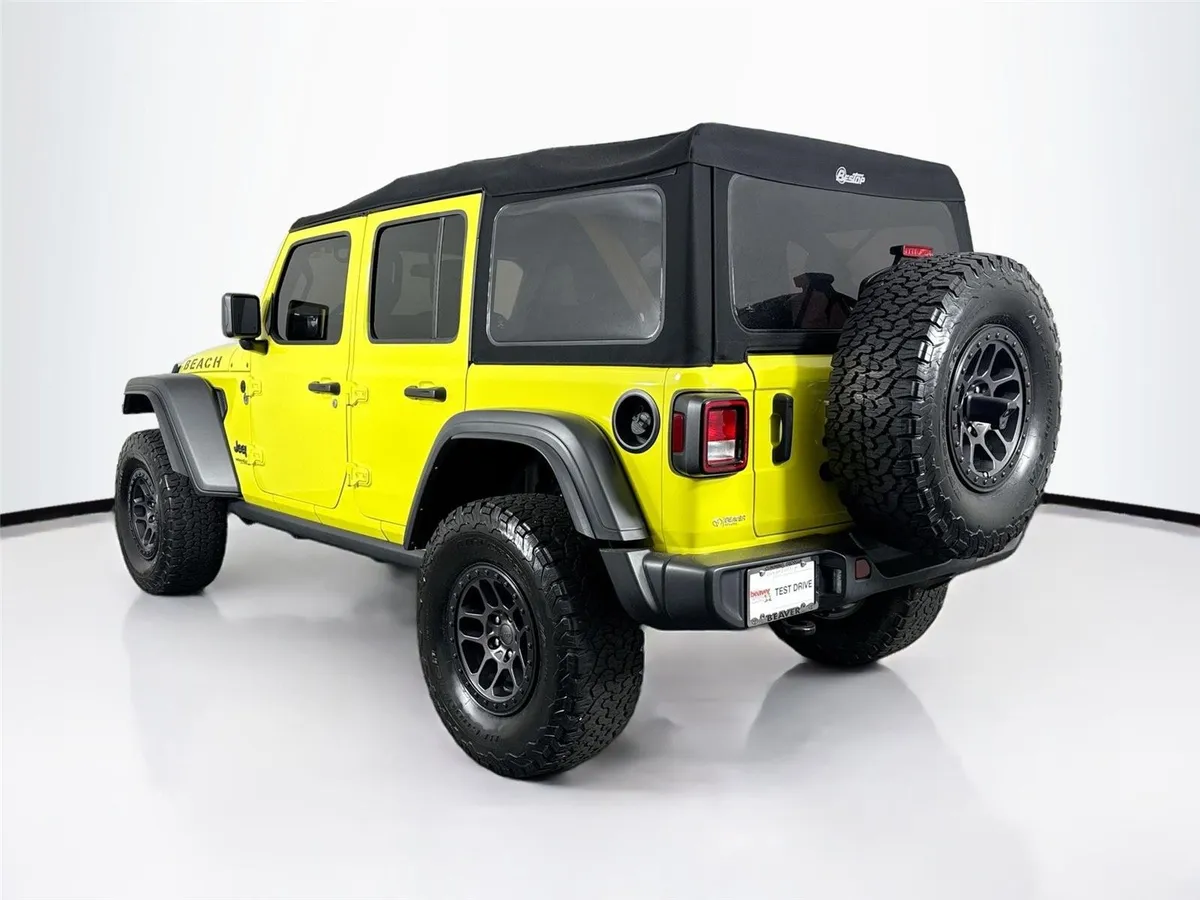 2022 Jeep Wrangler Unlimited High Tide thumbnail 12
