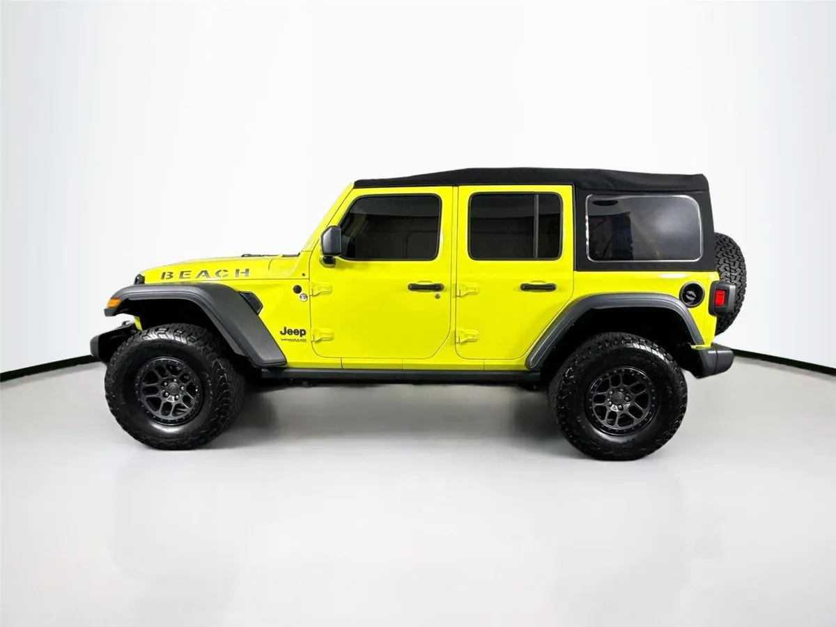2022 Jeep Wrangler Unlimited High Tide thumbnail 13