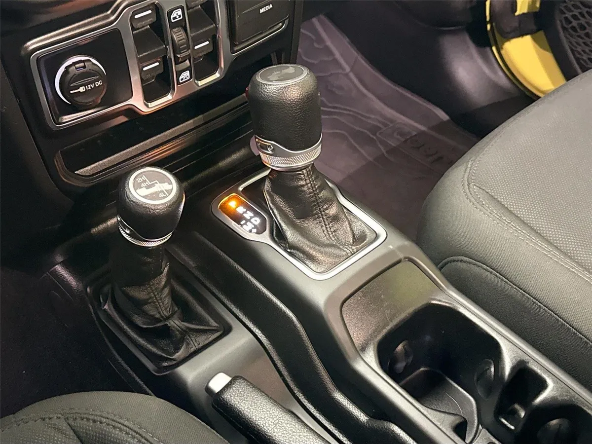 2022 Jeep Wrangler Unlimited High Tide thumbnail 25