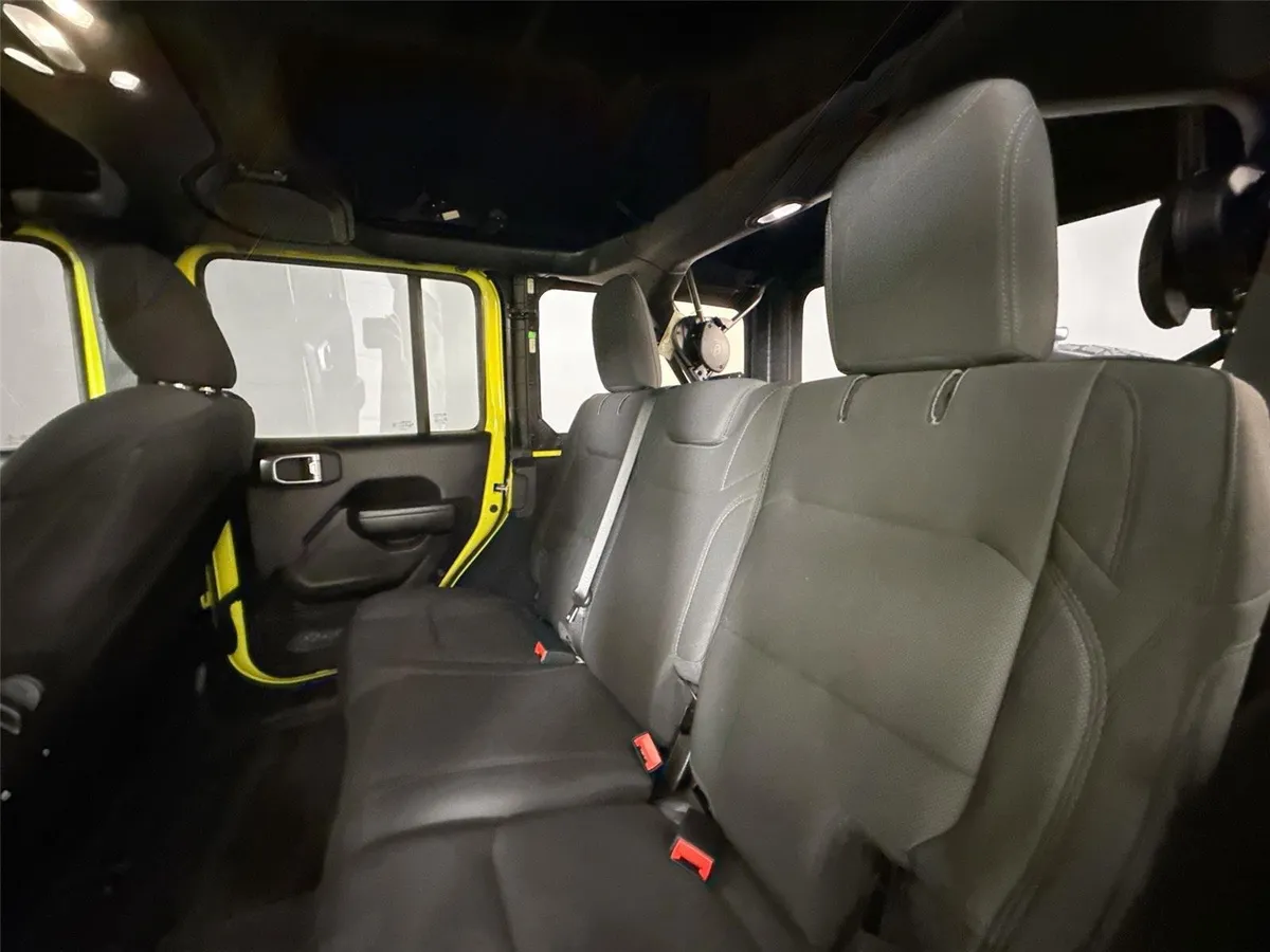 2022 Jeep Wrangler Unlimited High Tide thumbnail 28