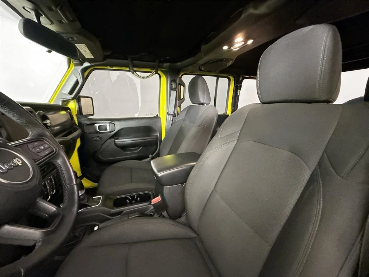2022 Jeep Wrangler Unlimited High Tide thumbnail 3