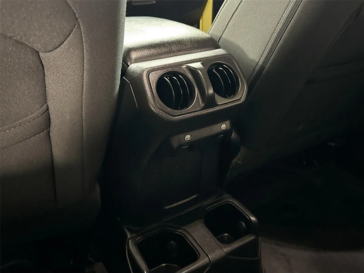 2022 Jeep Wrangler Unlimited High Tide thumbnail 34