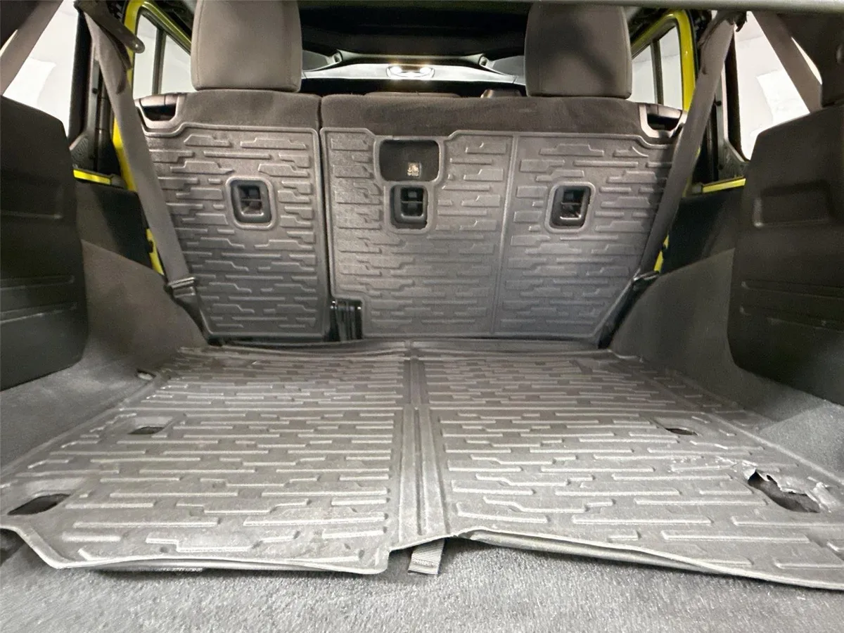 2022 Jeep Wrangler Unlimited High Tide thumbnail 36