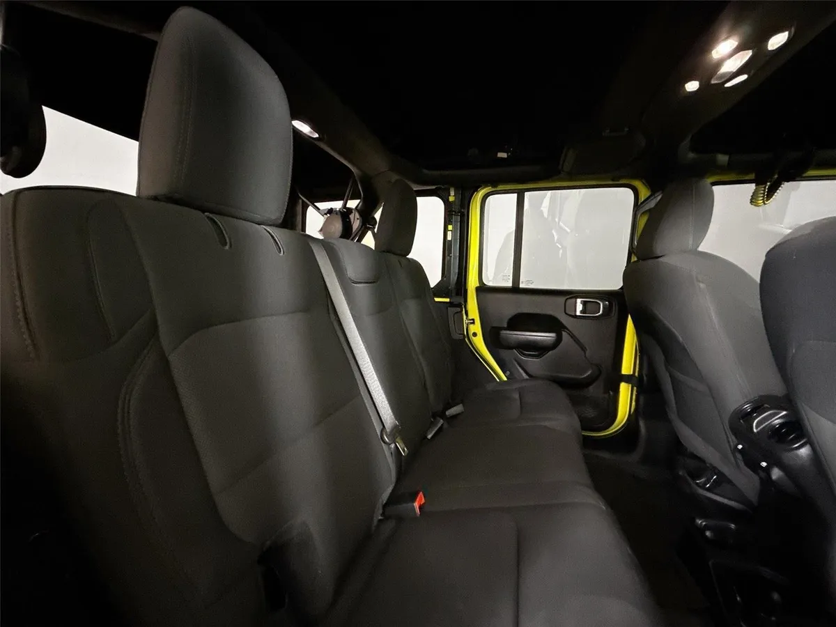 2022 Jeep Wrangler Unlimited High Tide thumbnail 37
