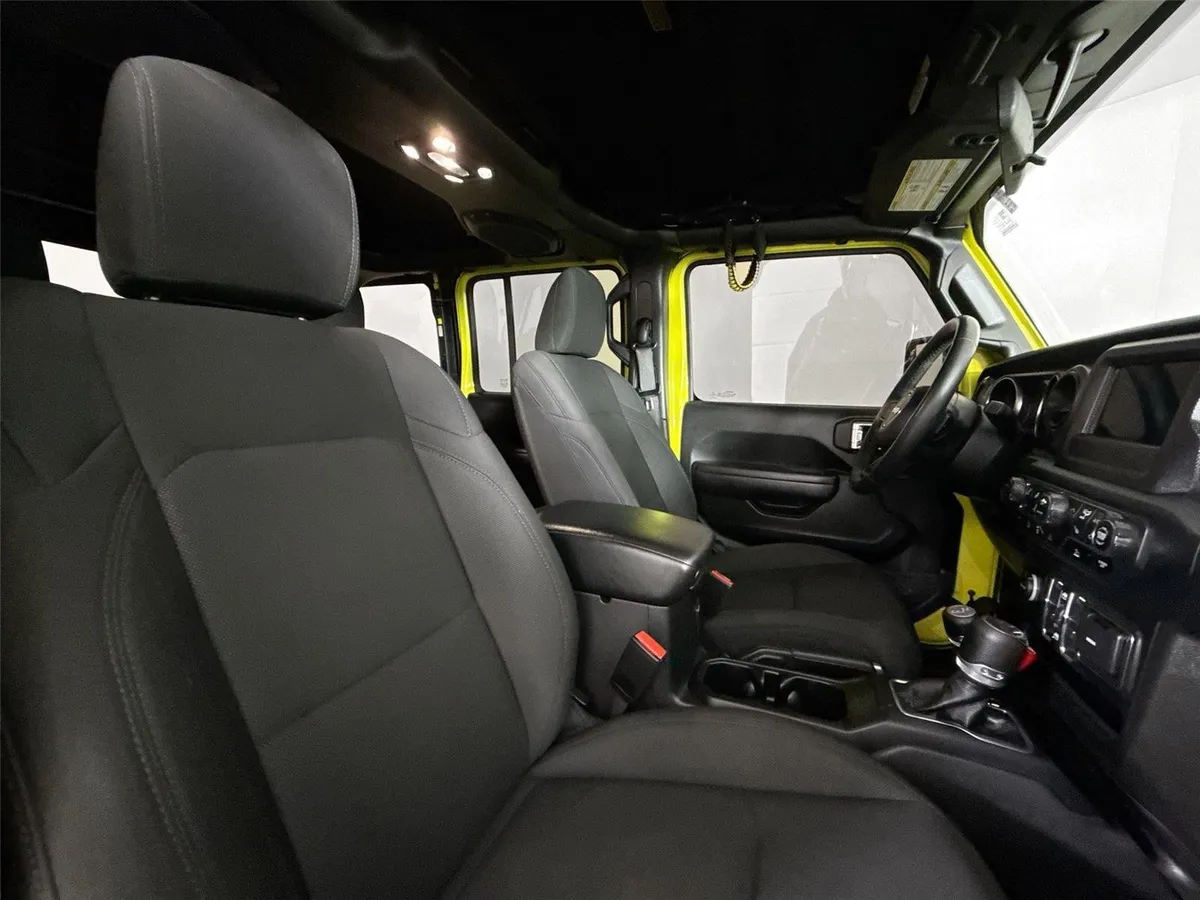 2022 Jeep Wrangler Unlimited High Tide thumbnail 38