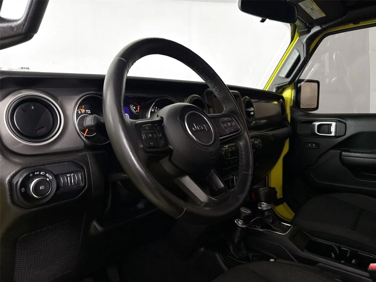 2022 Jeep Wrangler Unlimited High Tide thumbnail 4