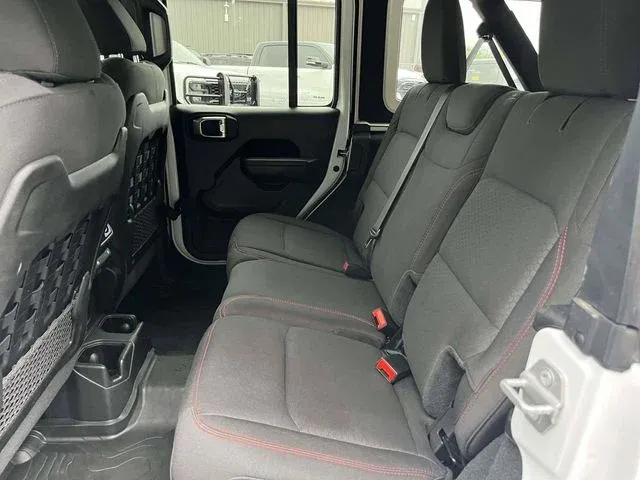 2022 Jeep Wrangler Unlimited Rubicon thumbnail 15