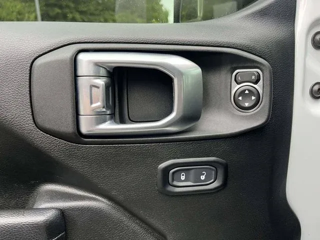 2022 Jeep Wrangler Unlimited Rubicon thumbnail 19