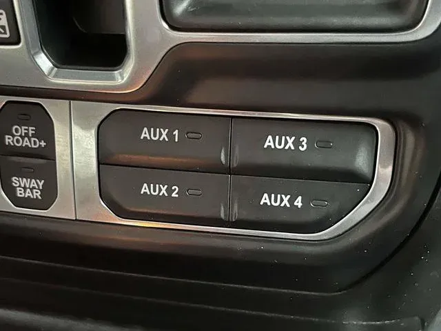 2022 Jeep Wrangler Unlimited Rubicon thumbnail 31