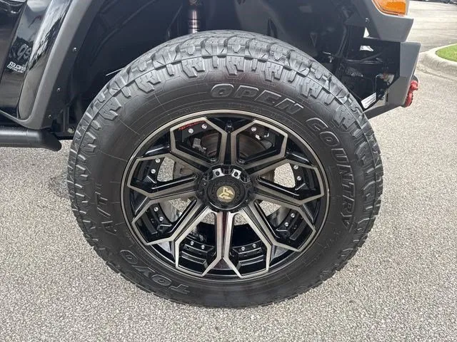 2022 Jeep Wrangler Unlimited Sahara thumbnail 12