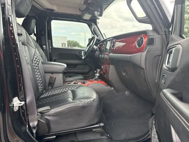 2022 Jeep Wrangler Unlimited Sahara thumbnail 13