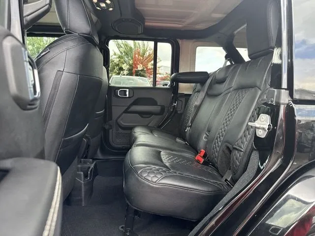 2022 Jeep Wrangler Unlimited Sahara thumbnail 20