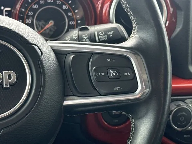 2022 Jeep Wrangler Unlimited Sahara thumbnail 25