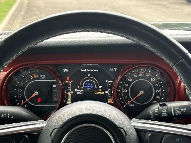 2022 Jeep Wrangler Unlimited Sahara thumbnail 26