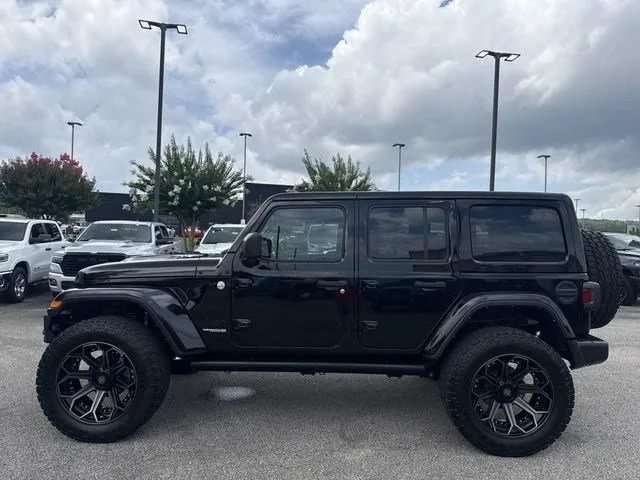 2022 Jeep Wrangler Unlimited Sahara thumbnail 4