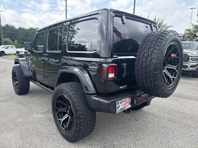 2022 Jeep Wrangler Unlimited Sahara thumbnail 5