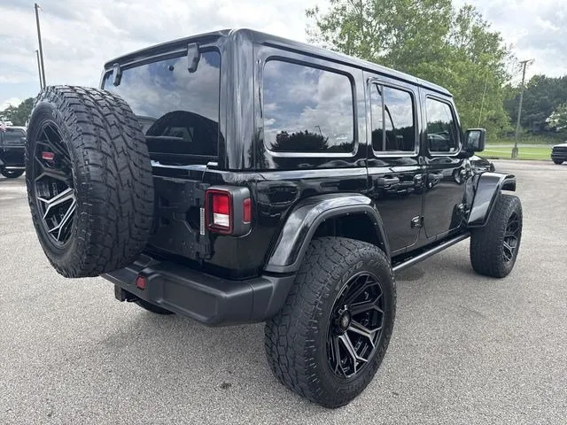 2022 Jeep Wrangler Unlimited Sahara thumbnail 7