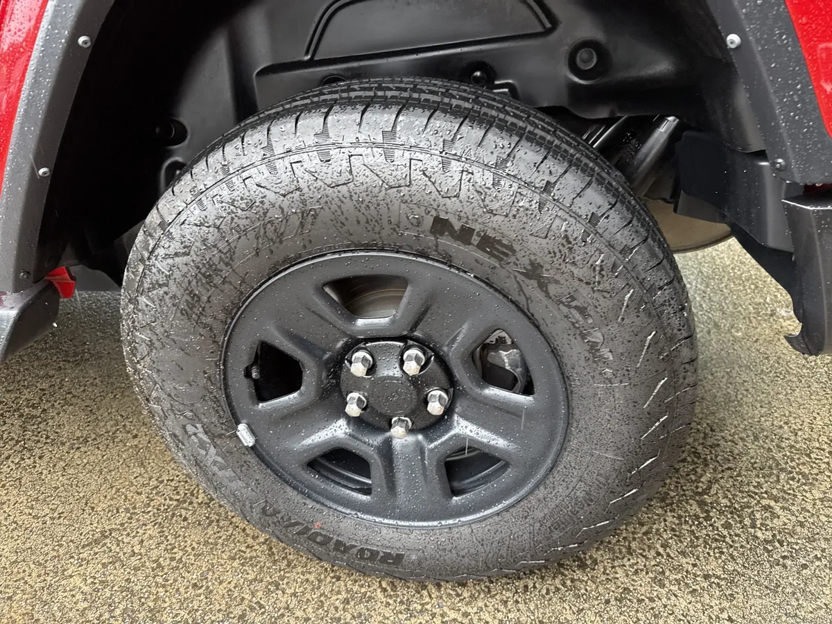 2022 Jeep Wrangler Unlimited Sahara thumbnail 20