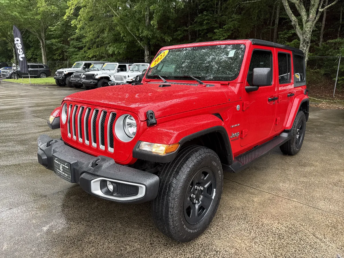 2022 Jeep Wrangler Unlimited Sahara thumbnail 3